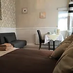 Bed & Breakfast Burton 3*