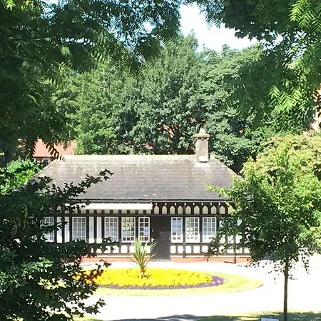Burton 3* York